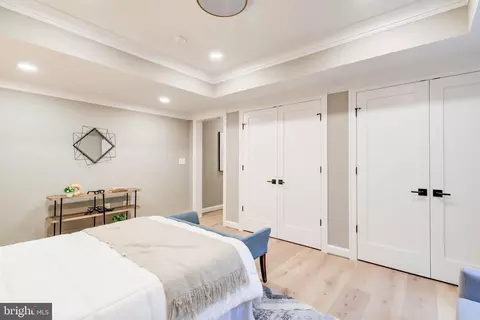Bedroom - 1538 Forest Ln, Mclean, VA 22101 photo 5 of 10