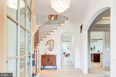 Entry Way - 1538 Forest Ln, Mclean, VA 22101 photo 1 of 25