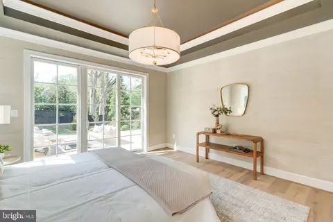 Bedroom - 1538 Forest Ln, Mclean, VA 22101 photo 3 of 10