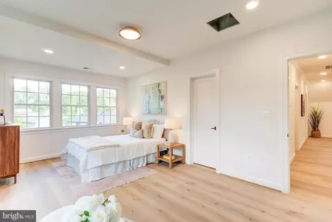 Bedroom - 1538 Forest Ln, Mclean, VA 22101 photo 7 of 10