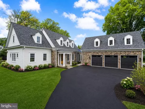 Exterior - 1538 Forest Ln, Mclean, VA 22101 photo 6 of 13