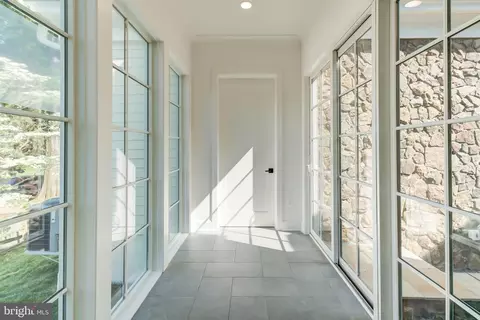 Entry Way - 1538 Forest Ln, Mclean, VA 22101 photo 12 of 25