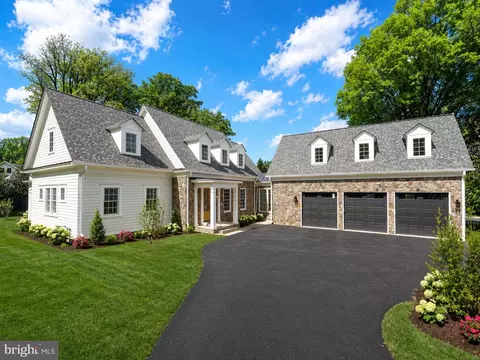 Exterior - 1538 Forest Ln, Mclean, VA 22101 photo 5 of 13