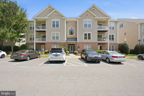 6519 Grange Ln #302, Alexandria, VA 22315