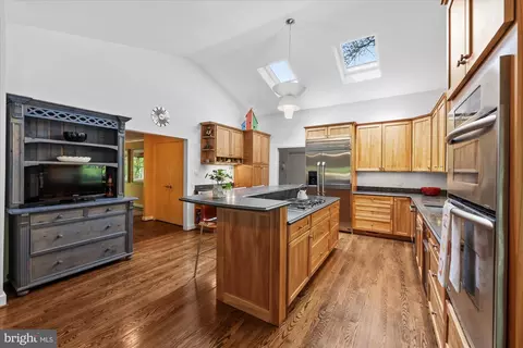 Kitchen - 7908 Foxhound Rd, Mclean, VA 22102 photo 3 of 4