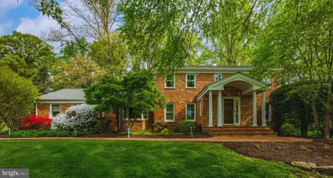 Exterior - 7908 Foxhound Rd, Mclean, VA 22102 photo 15 of 15