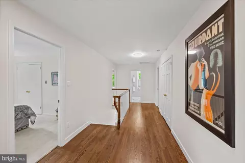 Entry Way - 7908 Foxhound Rd, Mclean, VA 22102 photo 2 of 6