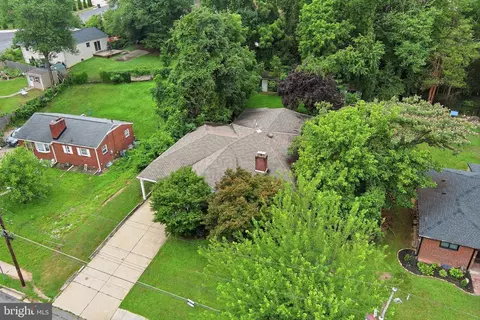 6105 Munson Hill Rd, Falls Church, VA 22044
