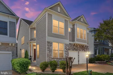 5645 Tower Hill Cir, Alexandria, VA 22315