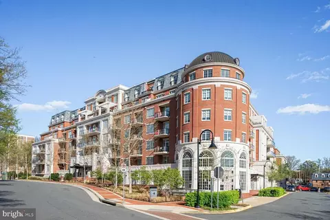 6900 Fleetwood Rd #612, Mclean, VA 22101
