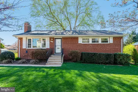 5230 Oldcastle Ln, Springfield, VA 22151