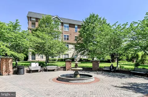 815 Branch Dr #401, Herndon, VA 20170