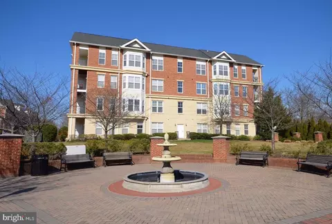815 Branch Dr #401, Herndon, VA 20170