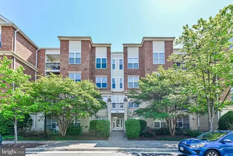 815 Branch Dr #401, Herndon, VA 20170