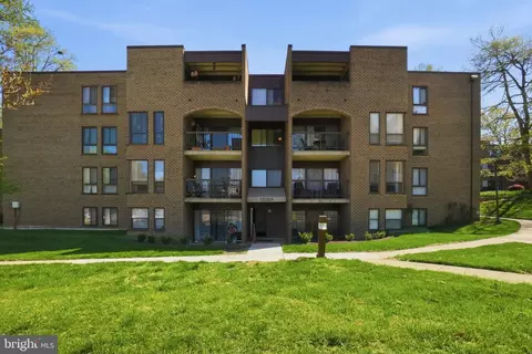 11228 Chestnut Grove Sq #132, Reston, VA 20190