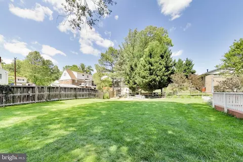 Exterior - 5510 Eastbourne Dr, Springfield, VA 22151 photo 9 of 13