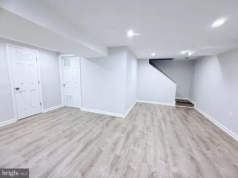 Living - 5510 Eastbourne Dr, Springfield, VA 22151 photo 2 of 4