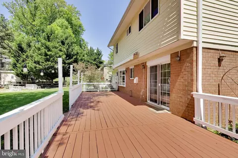 Exterior - 5510 Eastbourne Dr, Springfield, VA 22151 photo 5 of 13