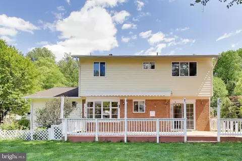 Exterior - 5510 Eastbourne Dr, Springfield, VA 22151 photo 6 of 13