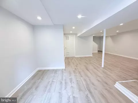 Living - 5510 Eastbourne Dr, Springfield, VA 22151 photo 4 of 4