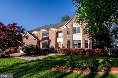 8103 Haddington Ct, Fairfax Station, VA 22039