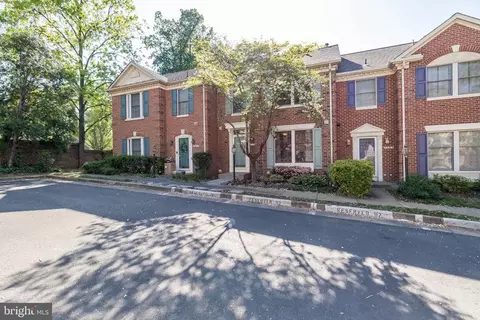 Exterior - 6491 Milva Ln, Springfield, VA 22150 photo 7 of 9