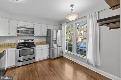 Kitchen - 6491 Milva Ln, Springfield, VA 22150 photo 4 of 4