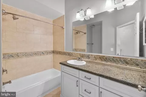 Bath - 6491 Milva Ln, Springfield, VA 22150 photo 6 of 9