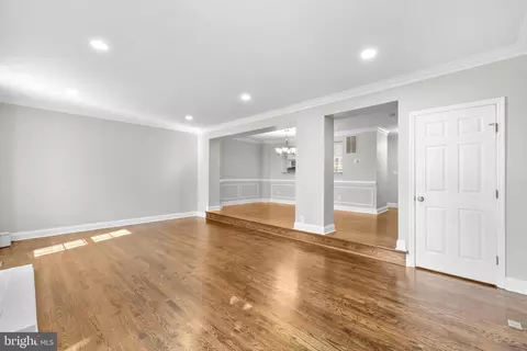 Living - 6491 Milva Ln, Springfield, VA 22150 photo 5 of 6