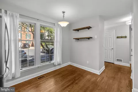 Entry Way - 6491 Milva Ln, Springfield, VA 22150 photo 3 of 9