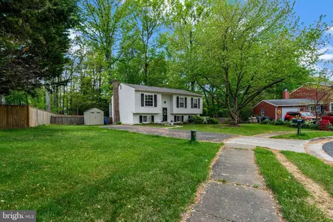 12617 Glenbrooke Woods Dr, Herndon, VA 20171