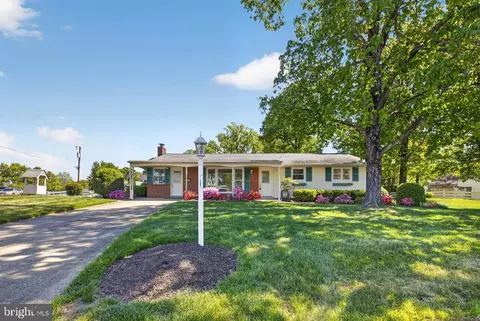 6824 Constance Dr, Springfield, VA 22150