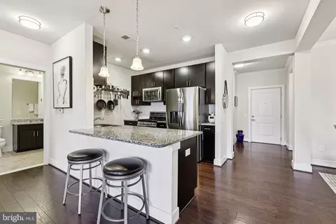 2907 Bleeker St #3-206, Fairfax, VA 22031