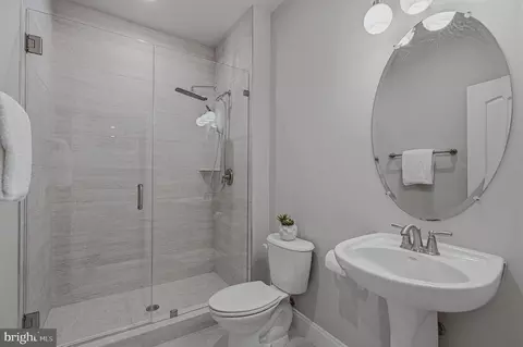 6804 Dean Dr, Mclean, VA 22101 photo 18