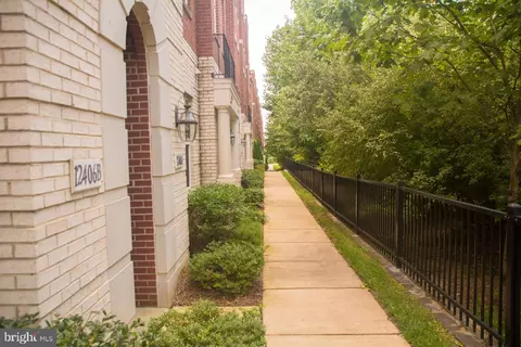 12406 B Liberty Bridge Rd, Fairfax, VA 22033