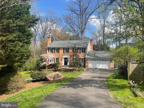 2010 Westwood Ter, Vienna, VA 22182