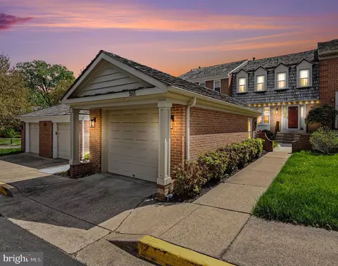 511 Council Ct NE, Vienna, VA 22182