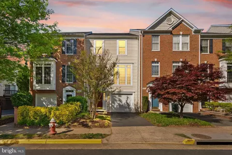 4127 Fairfax Center Creek Dr, Fairfax, VA 22030