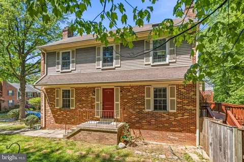 3979 Burning Bush Ct, Fairfax, VA 22033