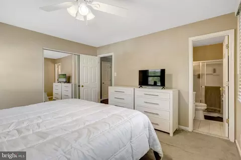 Bedroom - 7212 Galgate Dr, Springfield, VA 22153 photo 3 of 7