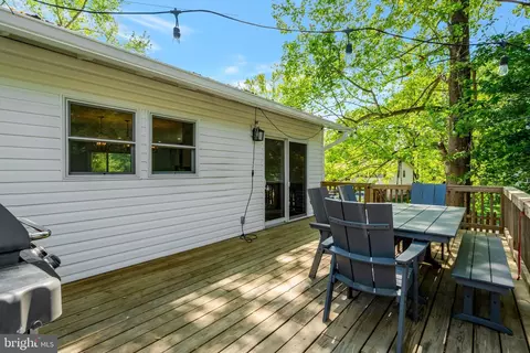 Exterior - 7212 Galgate Dr, Springfield, VA 22153 photo 3 of 10