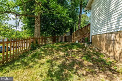 Exterior - 7212 Galgate Dr, Springfield, VA 22153 photo 9 of 10