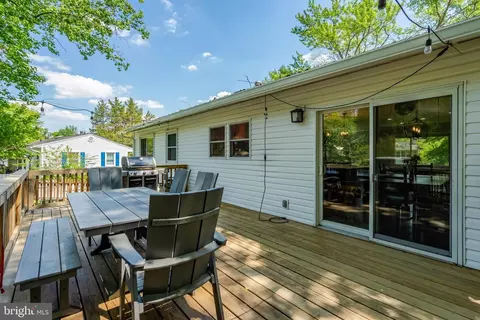 Exterior - 7212 Galgate Dr, Springfield, VA 22153 photo 2 of 10