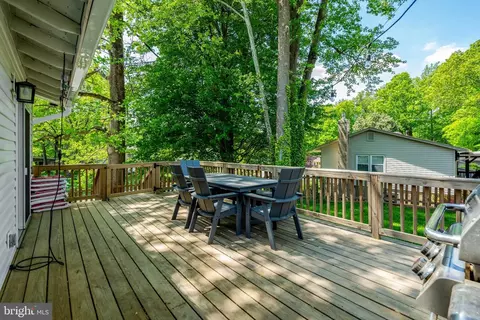Exterior - 7212 Galgate Dr, Springfield, VA 22153 photo 4 of 10