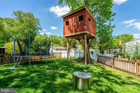 Exterior - 7212 Galgate Dr, Springfield, VA 22153 photo 5 of 10