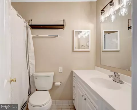 Bath - 7212 Galgate Dr, Springfield, VA 22153 photo 1 of 2