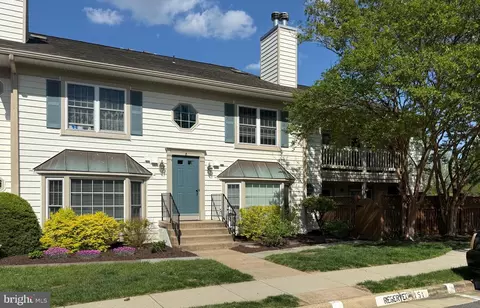 6052 Essex House Sq, Alexandria, VA 22310