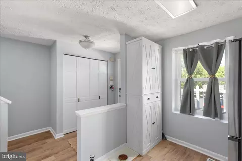 8307 Crestmont Cir, Springfield, VA 22153 photo 6