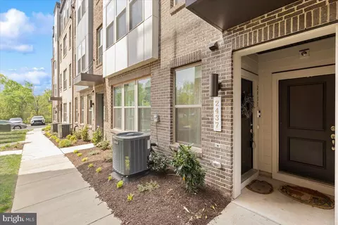 2437 Silver Line Aly #69A, Herndon, VA 20171