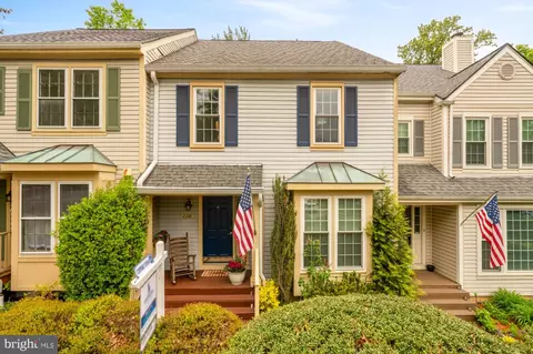 8226 Maple Ridge Ave, Springfield, VA 22153